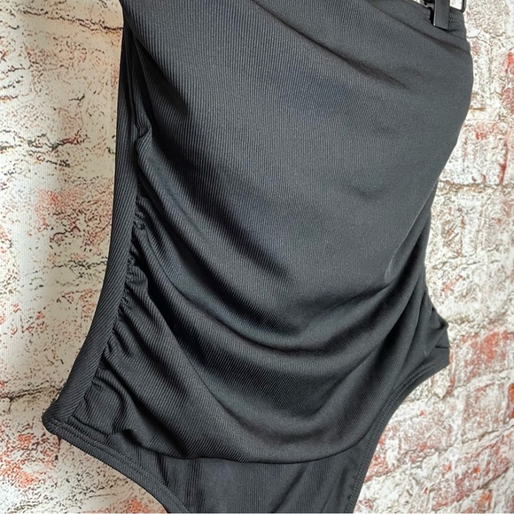Shade & Shore Ribbed One-piece Bandeau Swimsuit Medium 8-10 - Picture 7 of 9